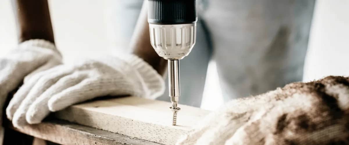 Do której można wiercić w bloku, aby uniknąć problemów z sąsiadami?