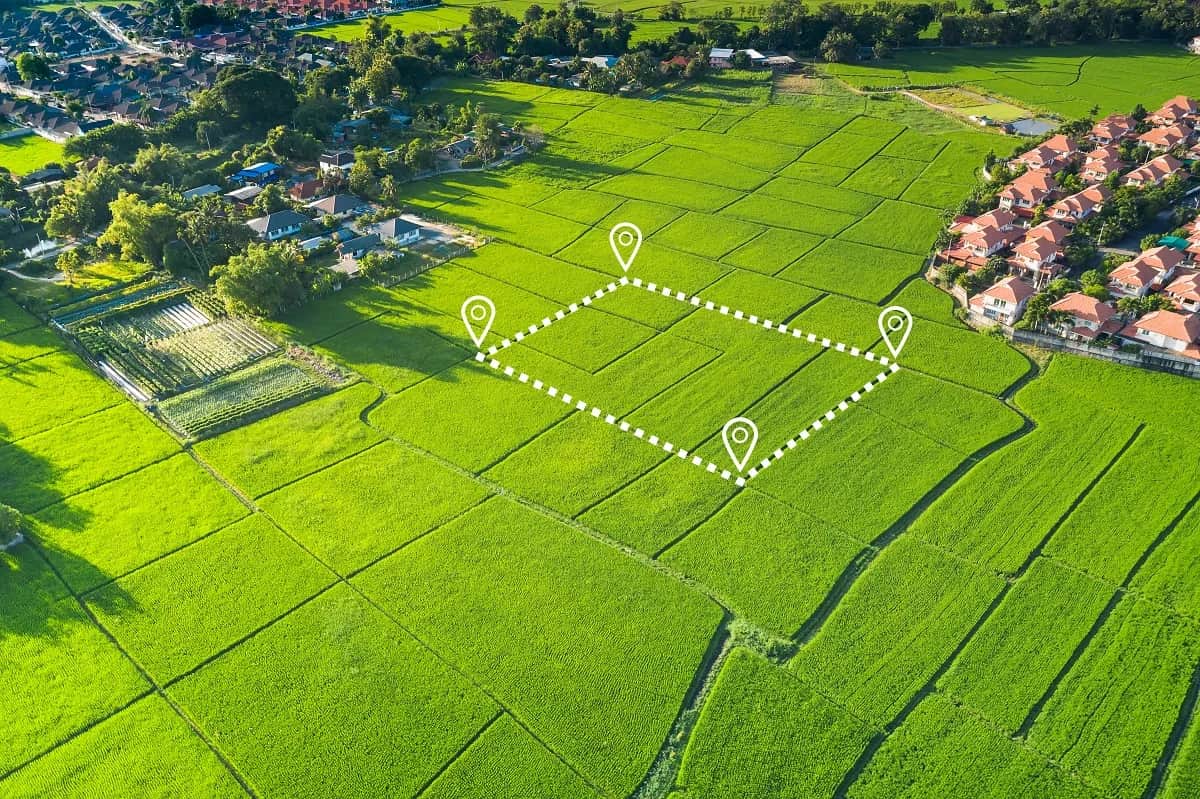 Jak sprzedać działkę deweloperowi i uniknąć najczęstszych błędów